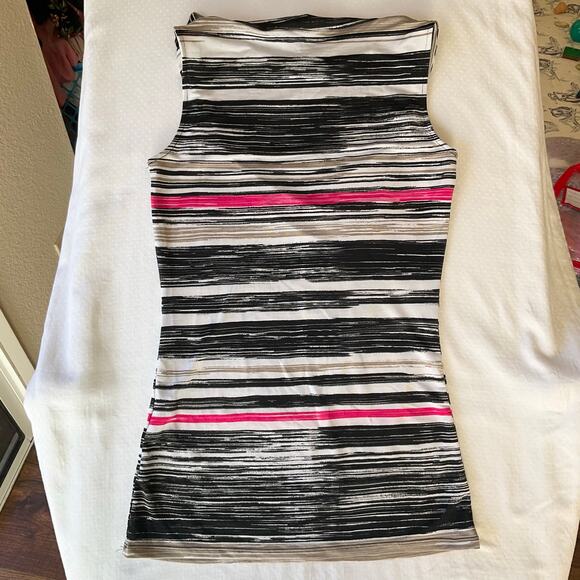 Dana Buchman Women’s Sleeveless Stretchy Stripes Blouse size XS, Black & White - Picture 6 of 6